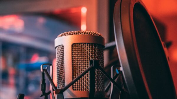 Rozhovorové podcasty dominujú slovenským rebríčkom